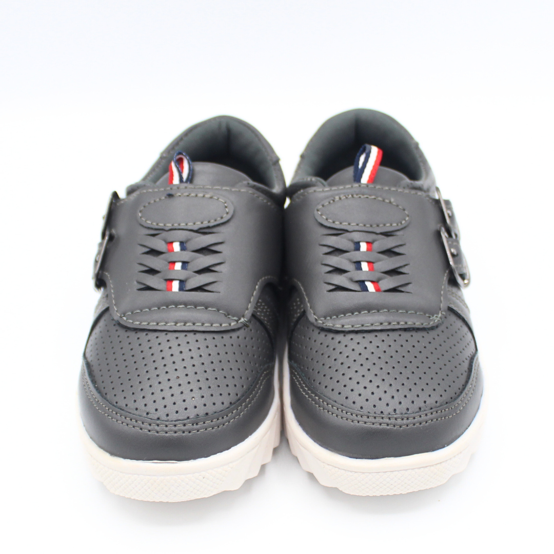 BuckleUp Sneakers