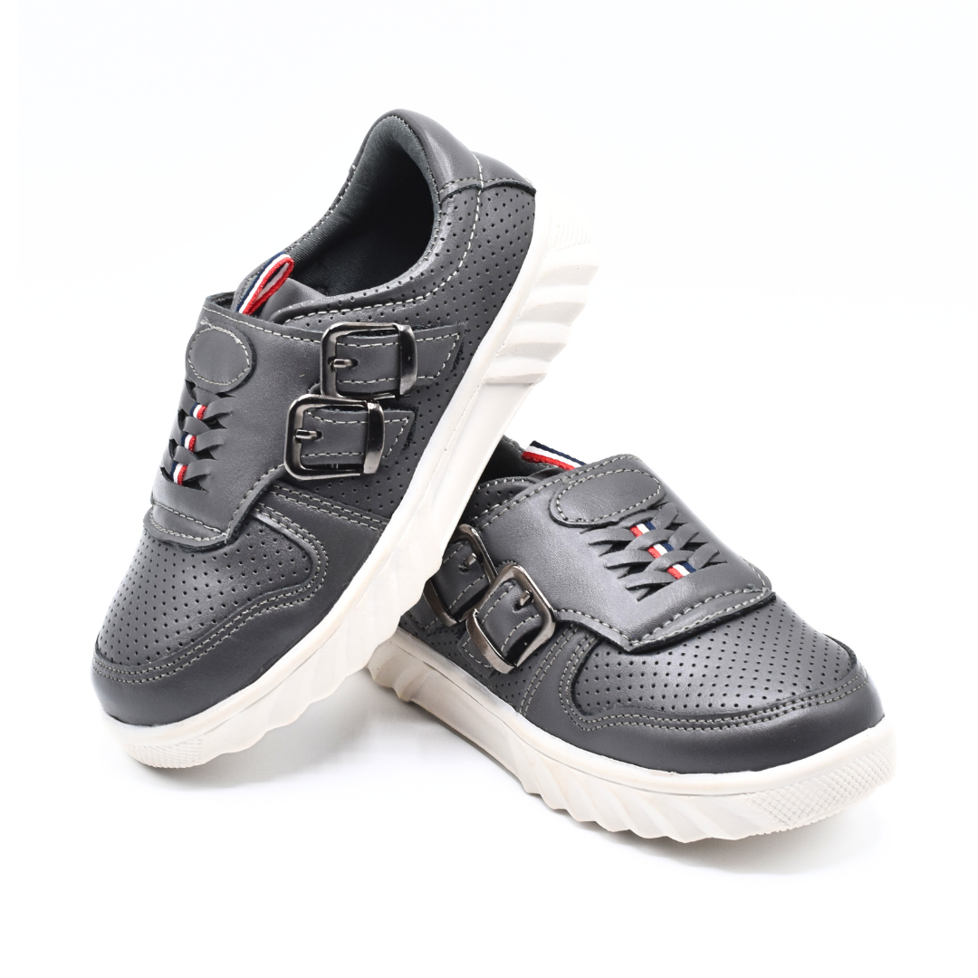 BuckleUp Sneakers