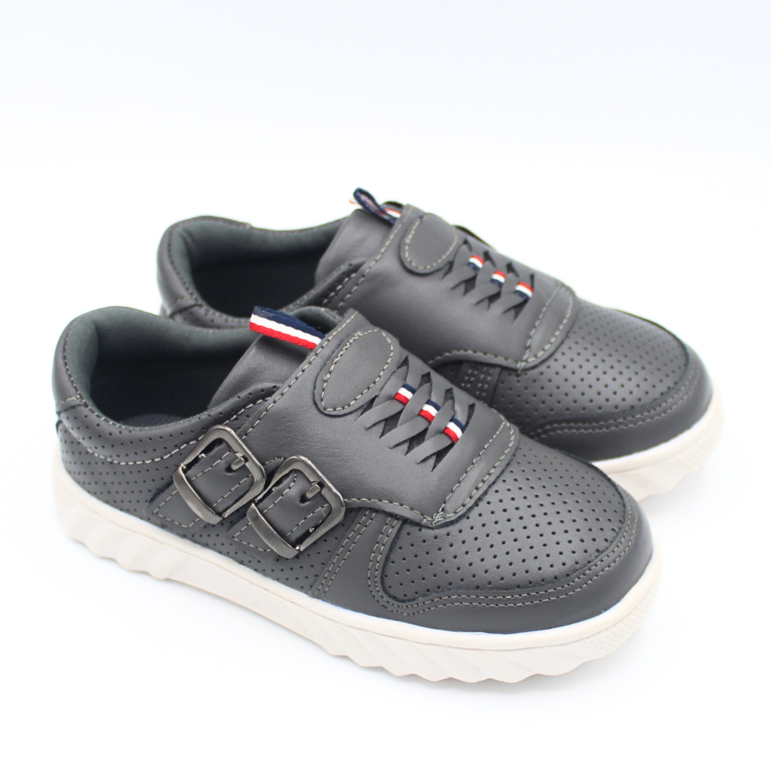 BuckleUp Sneakers