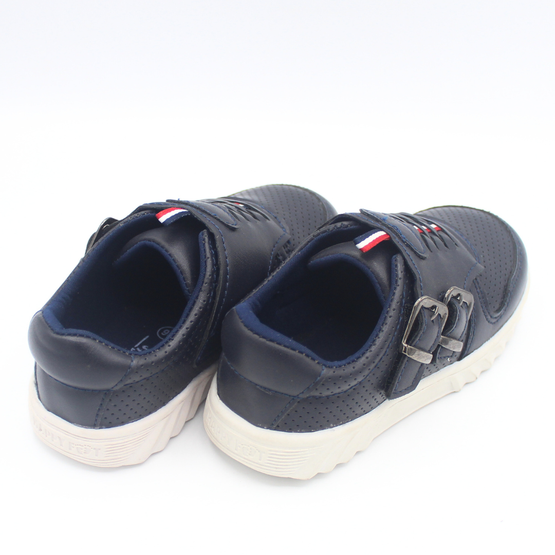 BuckleUp Sneakers