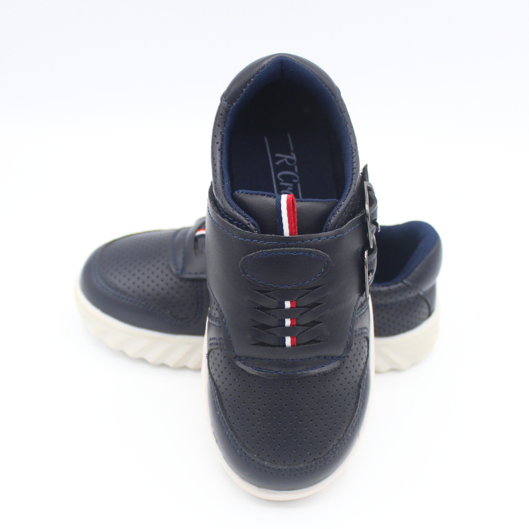 BuckleUp Sneakers
